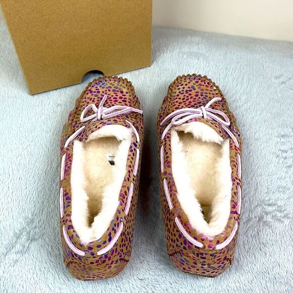 UGG DAKOTA SPOTS GIRLS NWT - Picture 4 of 6